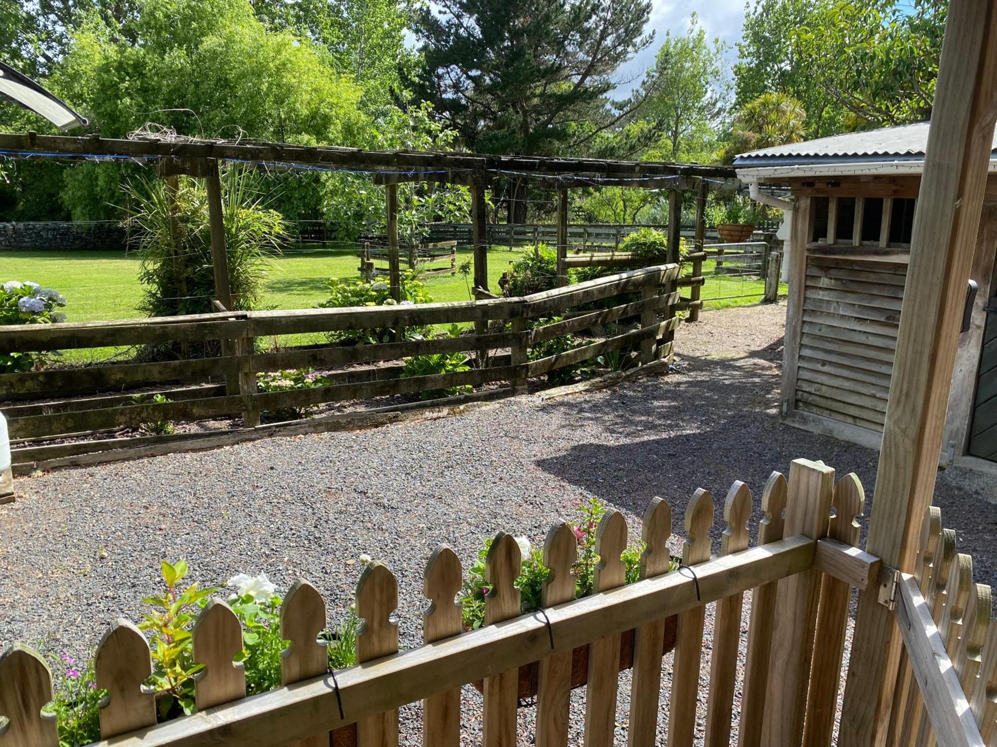 Willows Reach Lodge Kumeu ภายนอก รูปภาพ