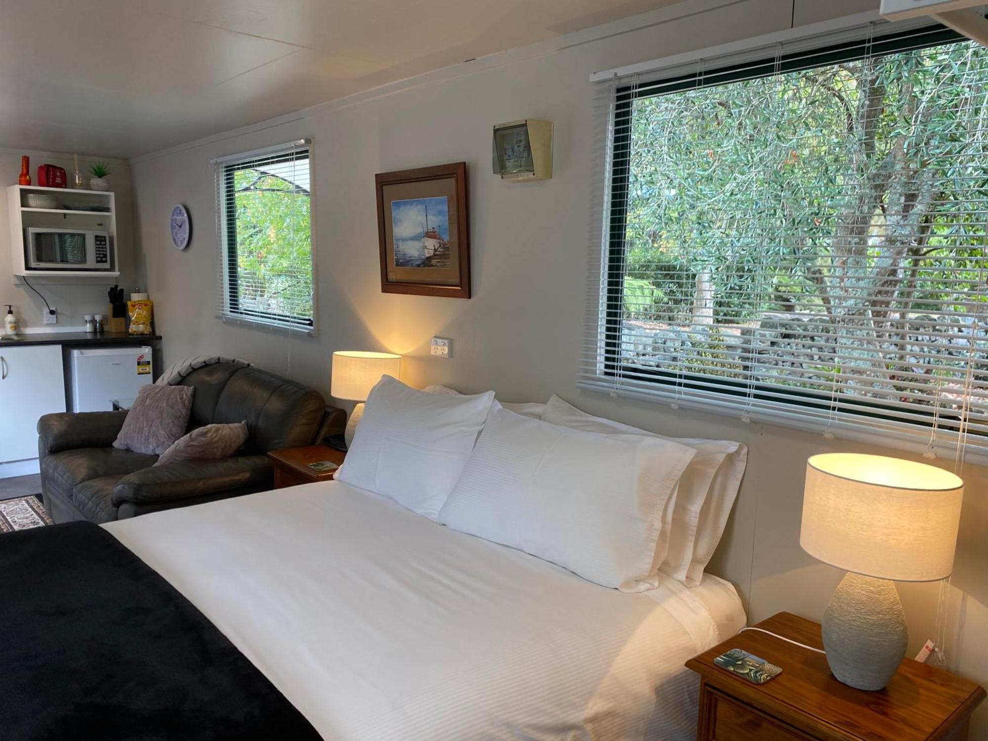 Willows Reach Lodge Kumeu ภายนอก รูปภาพ
